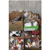 Image 1 : PALLET OF CHRISTMAS AND CRAFTS