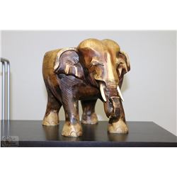 SMALL ELEPHANT PLANT STAND
