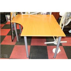 CORNER DESK