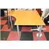 Image 1 : CORNER DESK