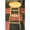 Image 1 : WOOD STOOL