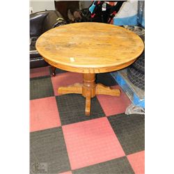 VINTAGE OAK ROUND TABLE