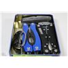 Image 1 : LOT OF  POCKET MULTI TOOLS