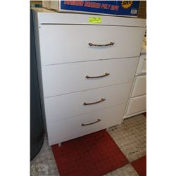 VINTAGE WOODEN 3 DRAWER DRESSER