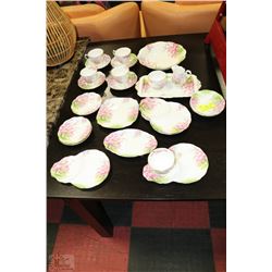 22 PC SET OF ROYAL ALBERT ENGLISH BLOSSOM BONE