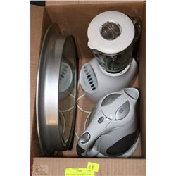 BOX OF MISC HOUSE HOLD ITEMS INC BLENDER, KETTLE &