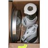 Image 1 : BOX OF MISC HOUSE HOLD ITEMS INC BLENDER, KETTLE &