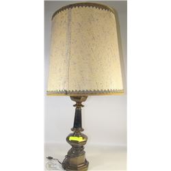 HEAVY BASED VINTAGE LAMP