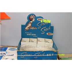 VINTAGE NEW IN ORIGINAL DISPLAY BOX ANCHOR HOCKING