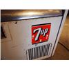 Image 3 : 7up Cooler - 4'x3'x2 1/2'