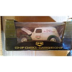 1/32 Co-op Classic Panel Van