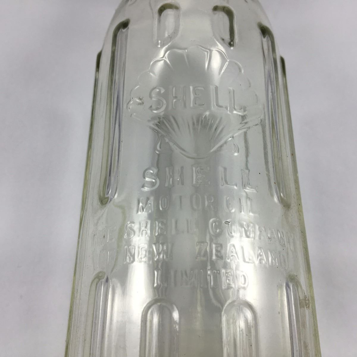 Vintage Glass Shell New Zealand One Pint Oil Bottle