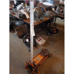 STRONGARM 2 TON FLOOR JACK
