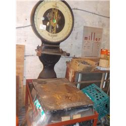 TOLEDO VINTAGE DIAL SCALE LOCATED IN VAN BOX