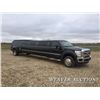 Image 2 : 2011 FORD F550 36 FT. 12 PASSENGER LIMOUSINE