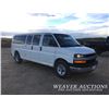 Image 2 : 2011 CHEVROLET EXPRESS 15 PASSENGER CREW CARRIER