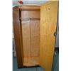 Image 2 : Single door English oak wardrobe with original key