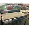 Image 1 : PALLET OF EC PREMIUM 12.3 MM  URBAN GREY LAMINATE FLOORING