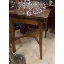 VINTAGE QUARTERSAWN OAK SIDE TABLE