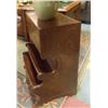 Image 1 : VINTAGE BOOK/MAGAZINE STAND