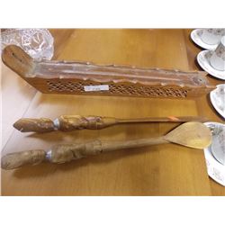 HAND CARVED INSENT HOLDER & 2 CARVED SPOONS