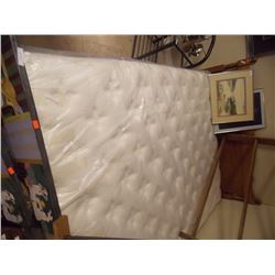 QUEEN MATTRESS