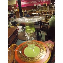 ORNATE ART GLASS STAND - GREEN & CLEAR GLASS