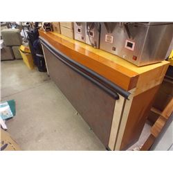 COUNTER SECTION