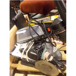 LOT - INCLUDES - TOM TOM WITH ACCESSORIES PROGRAMABLE CD, CASE, REMOTE , CHARGER, ETC - PLUS!!! - SA