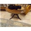 Image 1 : VINTAGE OVAL END TABLE WITH GLASS