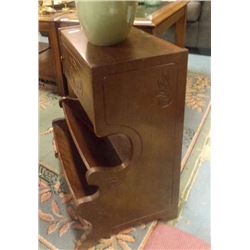 VINTAGE BOOK/MAGAZINE STAND