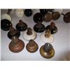 Image 8 : 22 porcelain, brass & copper door knobs