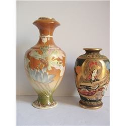 2 Japanese vases