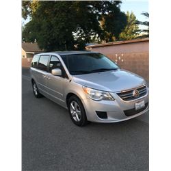 2010 VW Routan SE