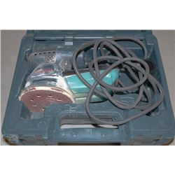 BOSCH CORDED SANDER IN CASE