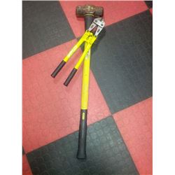 BOLT CUTTERS WITH SLEDGE HAMMER