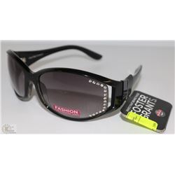 NEW FOSTER GRANT - LADIES FASHION