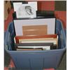 Image 1 : TOTE OF VARIOUS SIZED PICTURE FRAMES