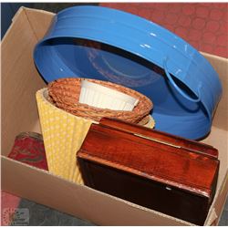 BOX OF HOME DECOR INCLUDING LAMP SHADES AND