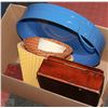 Image 1 : BOX OF HOME DECOR INCLUDING LAMP SHADES AND