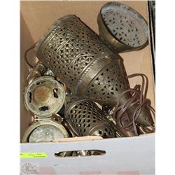 ESTATE BOX OF BRASS ITEMS INCLUDING HANGING LAMP
