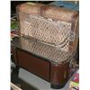 Image 1 : ANTIQUE ARMSTRONG GAS HEATER WITH CERAMIC BRICKS