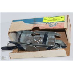 ANTIQUE BOB SKATES , CHILD, DOMINION PATINS SKATES