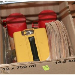 BOX OF VINTAGE COMIC BOOMS, LUNCH BOX, STAR