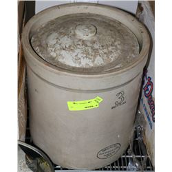 3 GALLON MEDALTA CROCK WITH LID