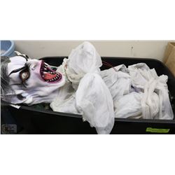 SKELETON IN BLACK TOTE WITH DRACULA SPINNING DOLL