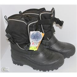 NEW WINTER BOOTS SIZE 8