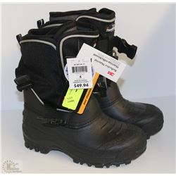 NEW WINTER BOOTS SIZE 4