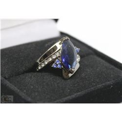 BLUE ON BLACK SZ 7 LADIES RING