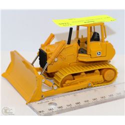 ERTL JOHN DEERE TRACTOR